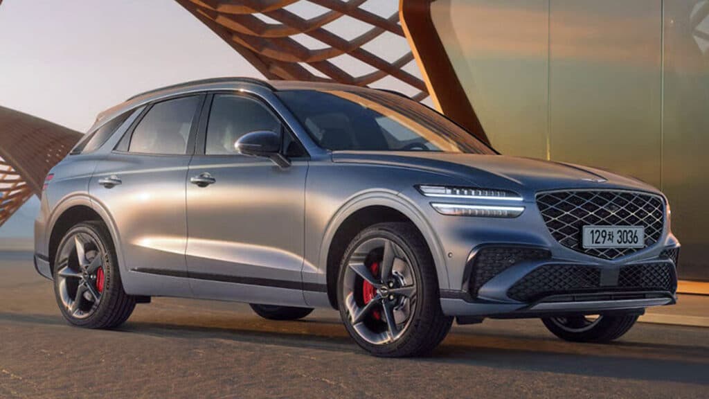 Genesis GV70 油電測試進行中，美規 $50,480 起配 27 吋螢幕