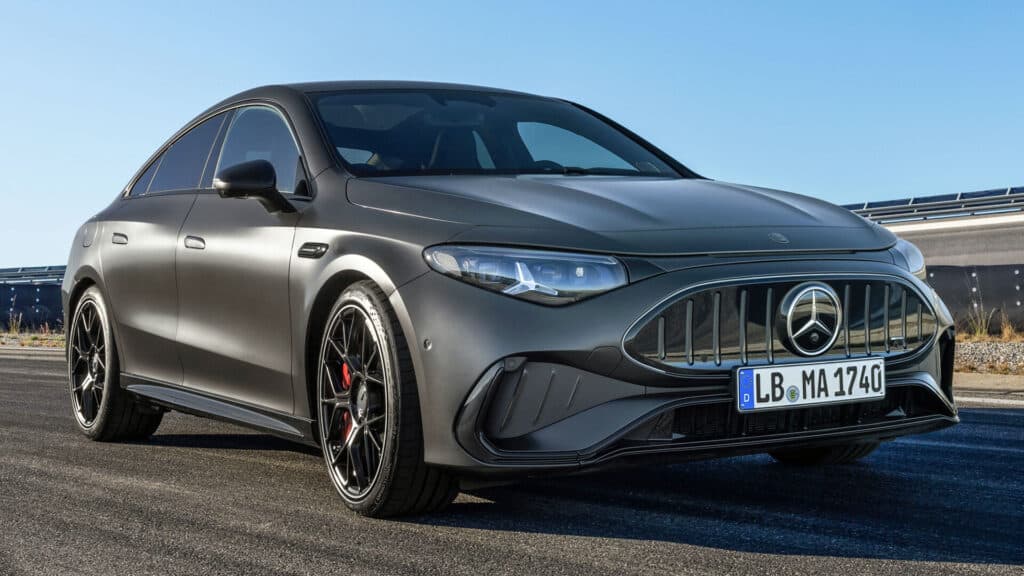 Mercedes-AMG CLA 45 EV 首款電動車型亮相，搭載三馬達輸出 500kW，續航達 670 公里