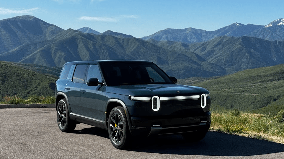 Rivian 第二季交車量超預期，募資 15 億美元加速 R2 車款佈局