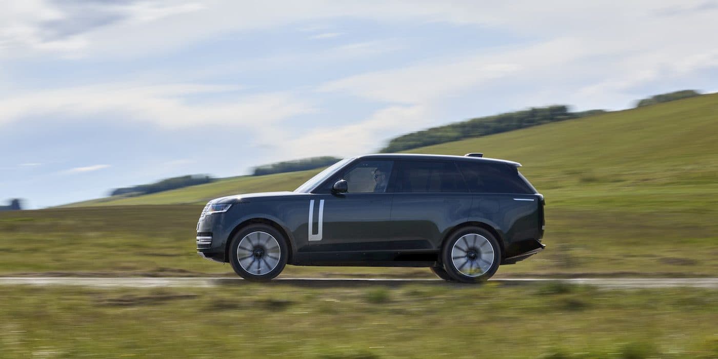 Range Rover 電動版預計 2027 年上市，續航 531 公里起價 14 萬美元