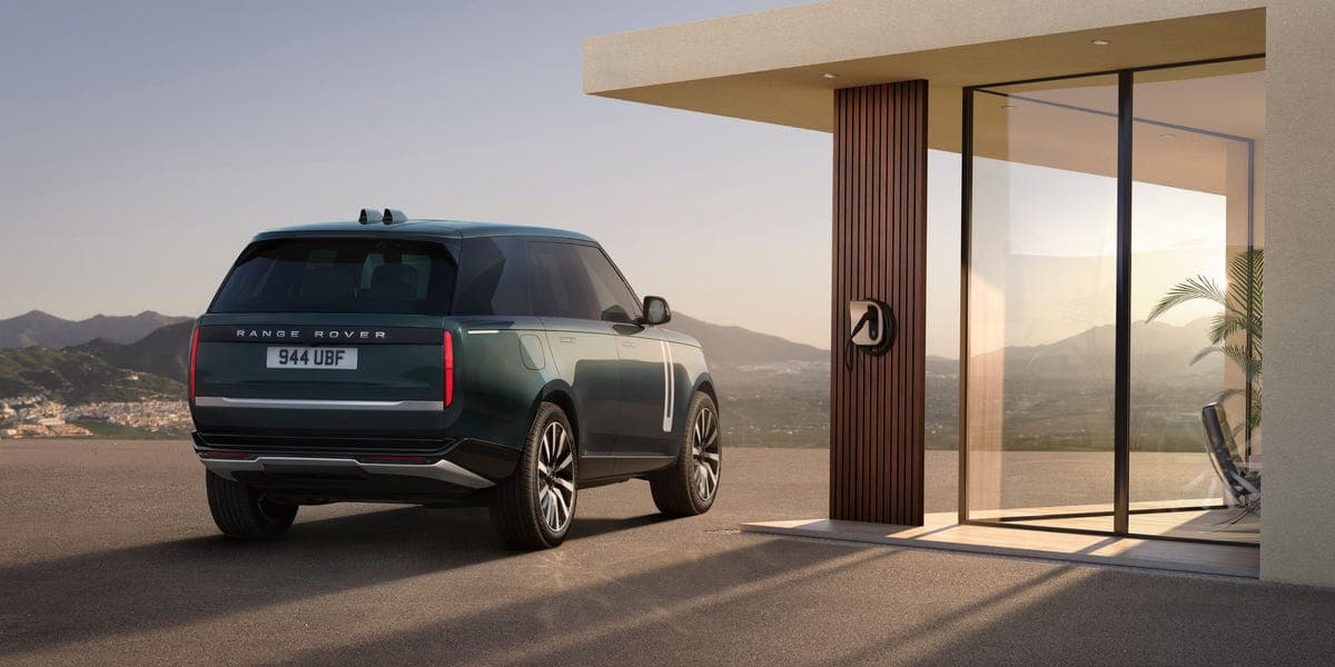 Range Rover Electric 首度亮相，擁 542 匹馬力、531 公里續航，英國售價 15.4 萬英鎊起