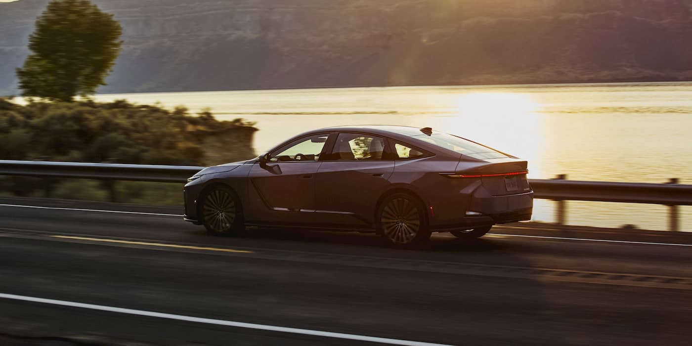 Lexus LBX 日本入門款價差逾 150 萬日圓，ES EV 美國起價低於 5 萬美元