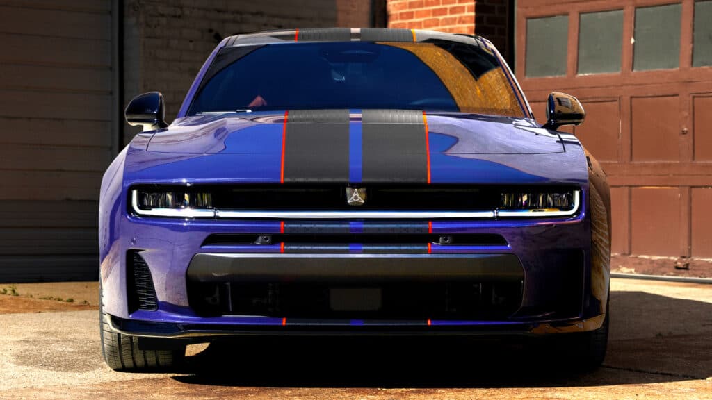 Dodge Charger 60週年推限量紫霧色，1025匹Hellephant引擎續供