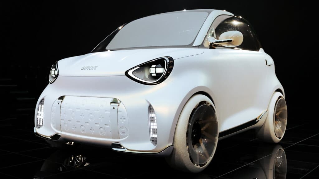 Smart #2概念車亮相，回歸都會雙座電動車本質並提升續航力