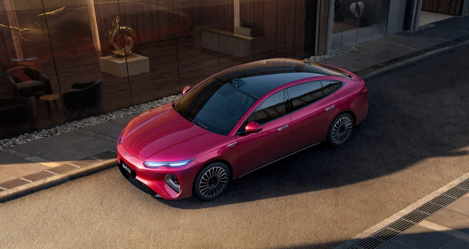 比亞迪新車連發，海豹08搭載刀片電池2.0，續航突破1,000公里