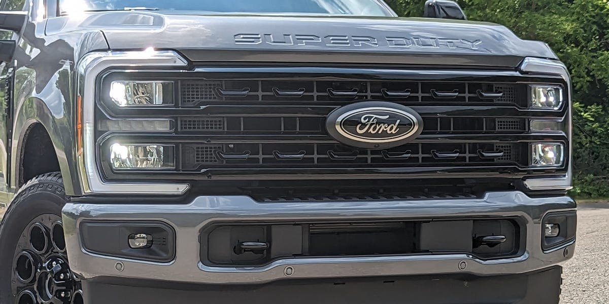 Ford F-150 Raptor 零百加速 5.2 秒，F-250 轉型軍用，Maverick 市場受挑戰