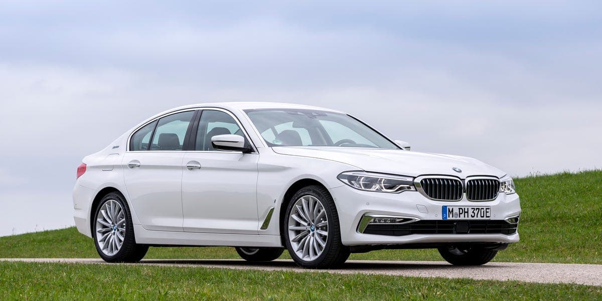 BMW Toyota 合作啟動再生汽油試驗，西班牙 20 輛車實測至 2026 年