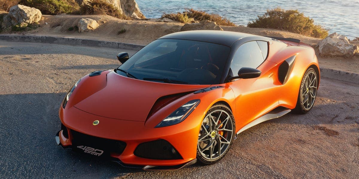 Lotus Emira 420 Sport 輕量化馬力雙升級，未來 V8 混合動力超跑現蹤
