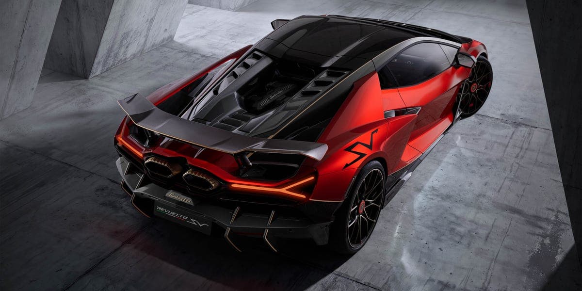 Lamborghini Revuelto SV 於蒙特利亮相，馬力達 1050 匹並強化賽道性能