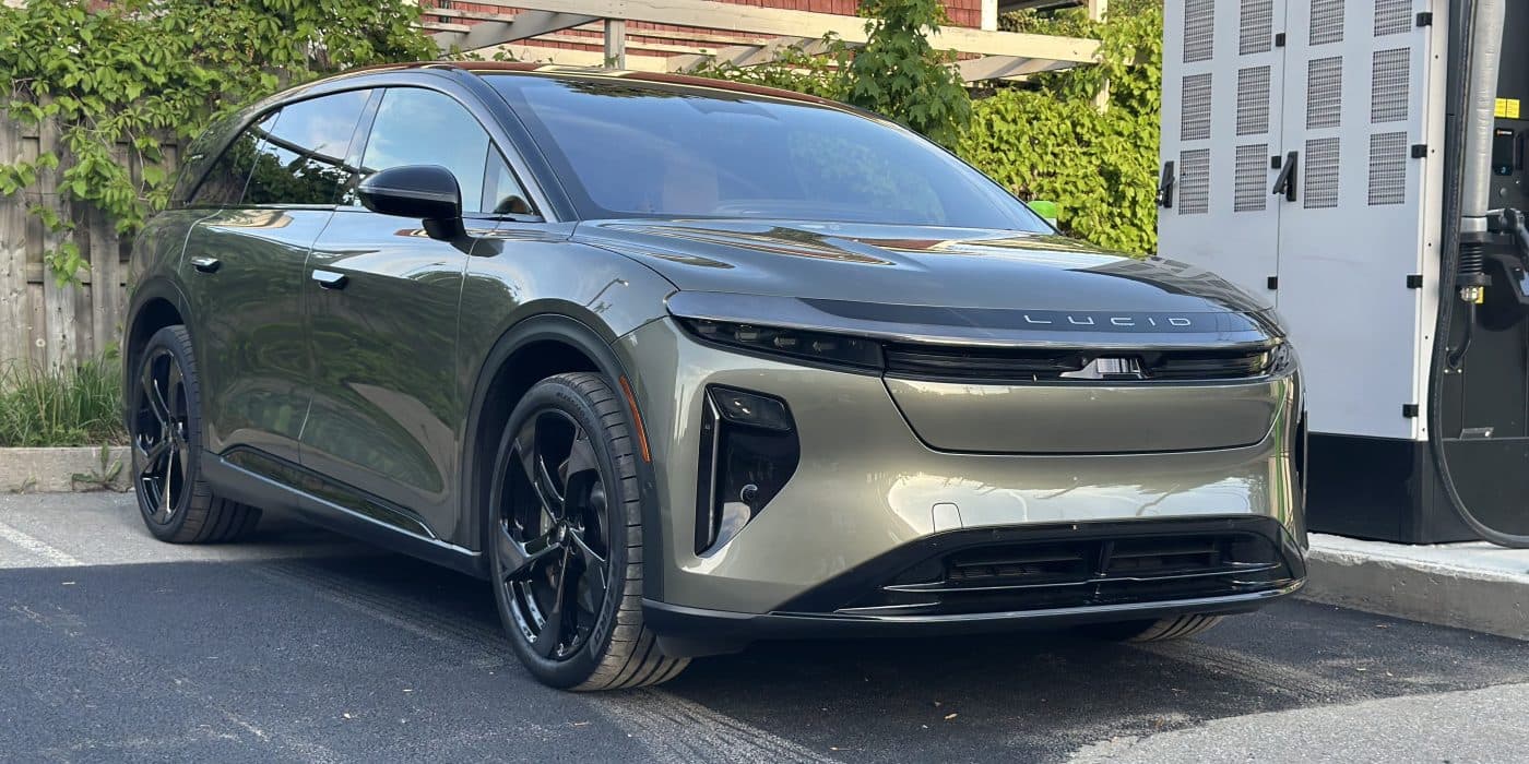 Lucid Motors 關鍵車款延遲至 2027 年，沙烏地資金注入股價躍升 25%