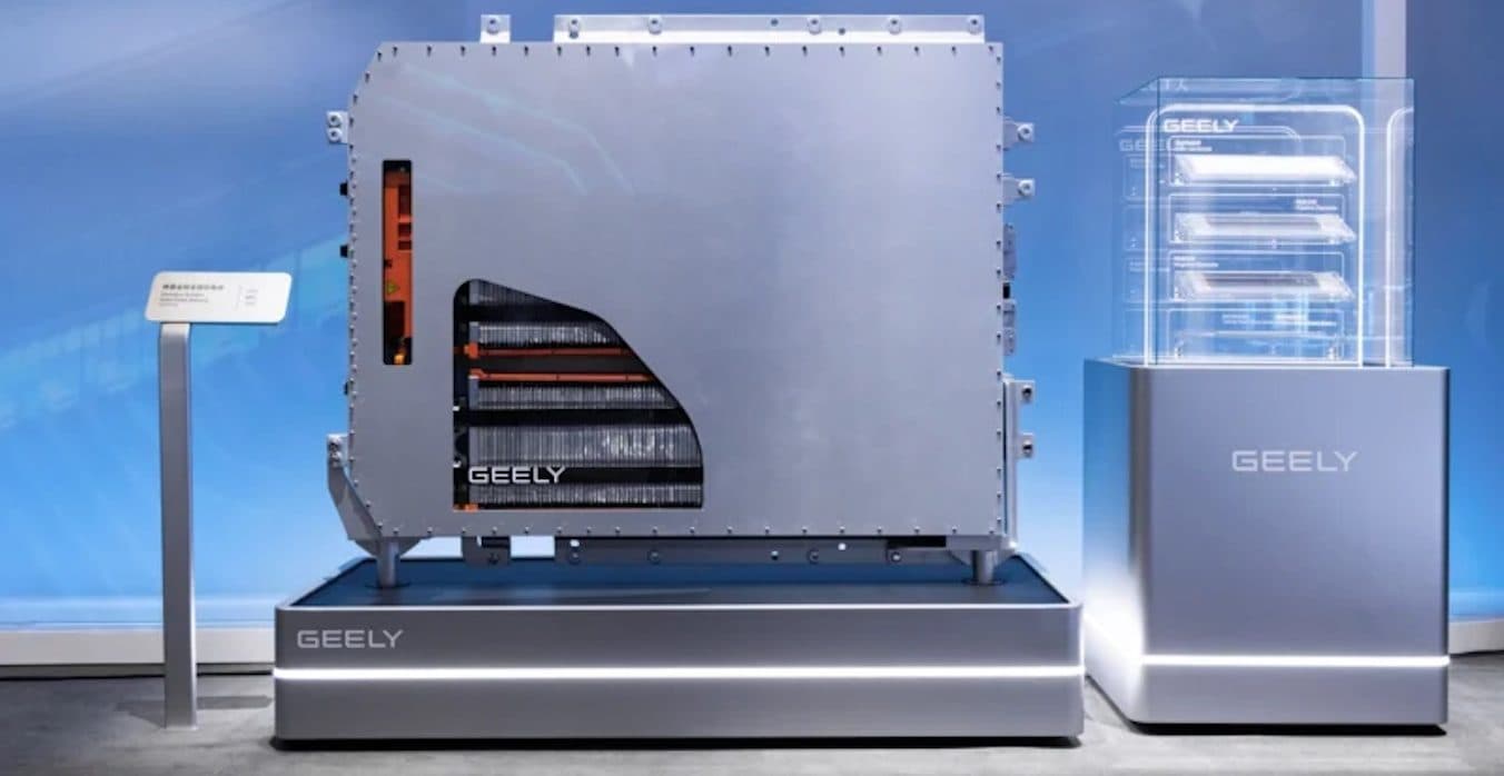 吉利汽車固態電池技術突破 500 Wh/kg，並針對 9.3 萬輛車進行召回