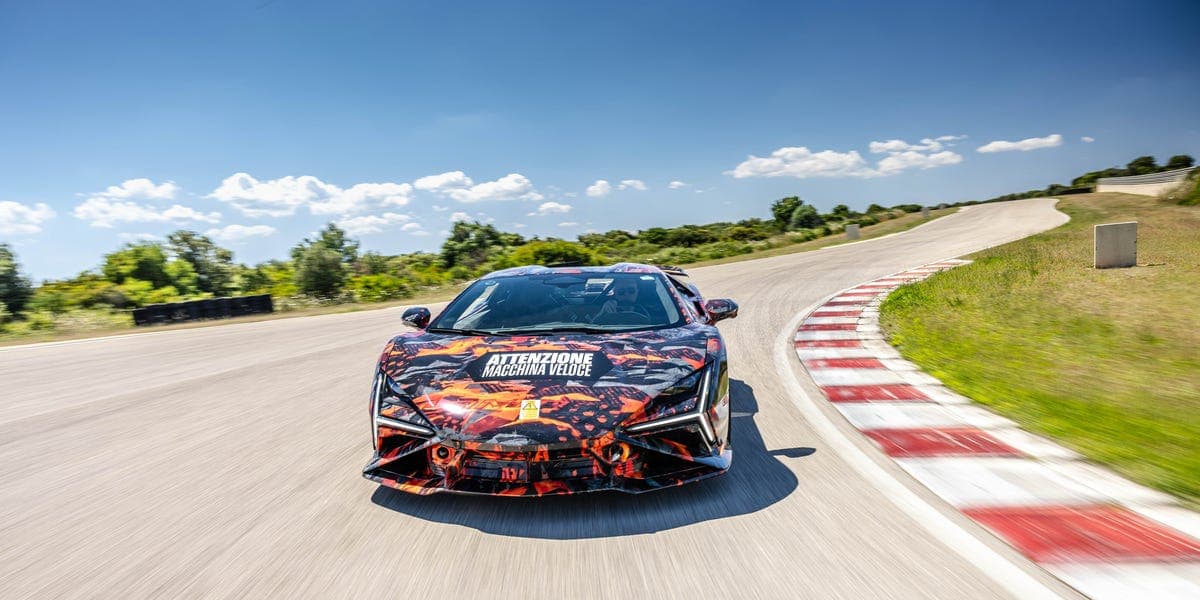 Lamborghini Revuelto SV 原型車測試，預示極致性能提升