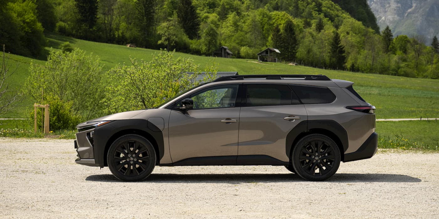 豐田發表多款新車與改款：bZ4X Touring 續航 367 英里，Corolla Touring 售價 244 萬日圓起