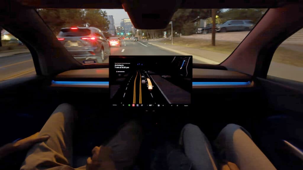 特斯拉 Cybercab 無方向盤計程車奧斯汀發表，美國 NHTSA 啟動審查
