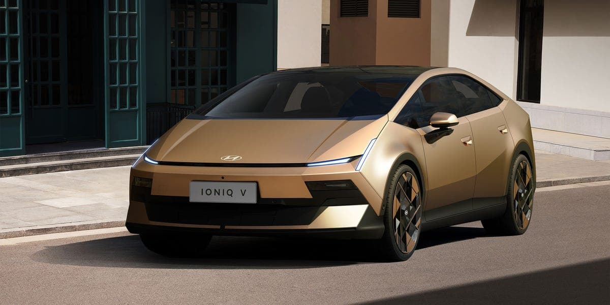 Hyundai Ioniq V Channels Venus Concept, Previews New Strategy